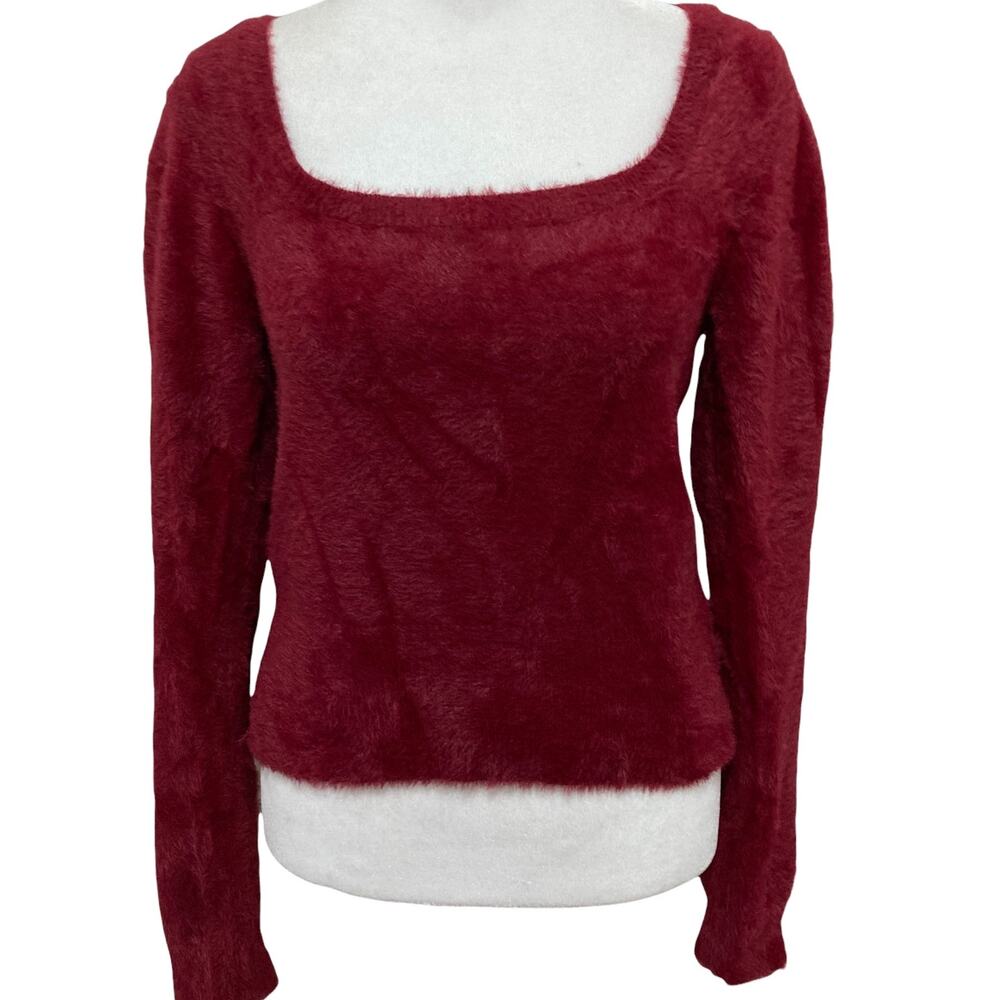 new ASTR The Label Cherry Red Fuzzy Sweater sz M NWOT Puff Shoulder Square neck